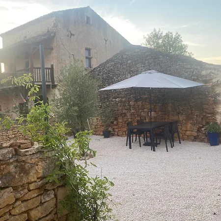 بيت للعطل Beautiful Two Bedroomed *