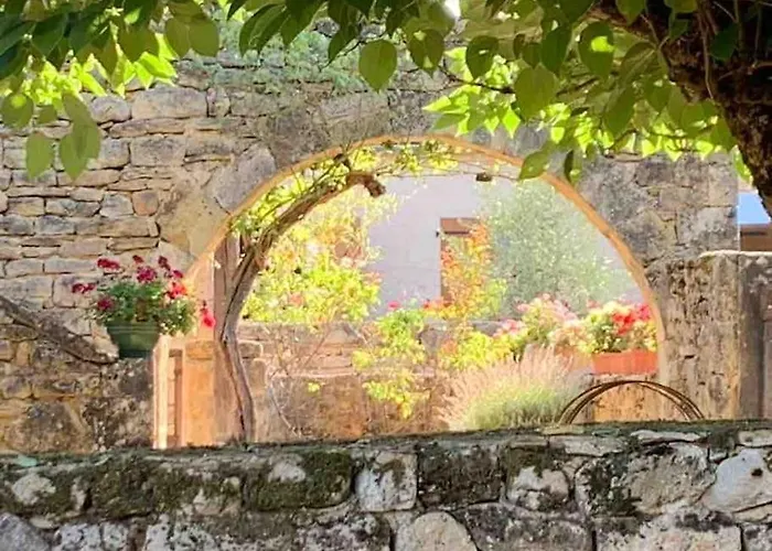 Beautiful Two Bedroomed بيت للعطل Soturac