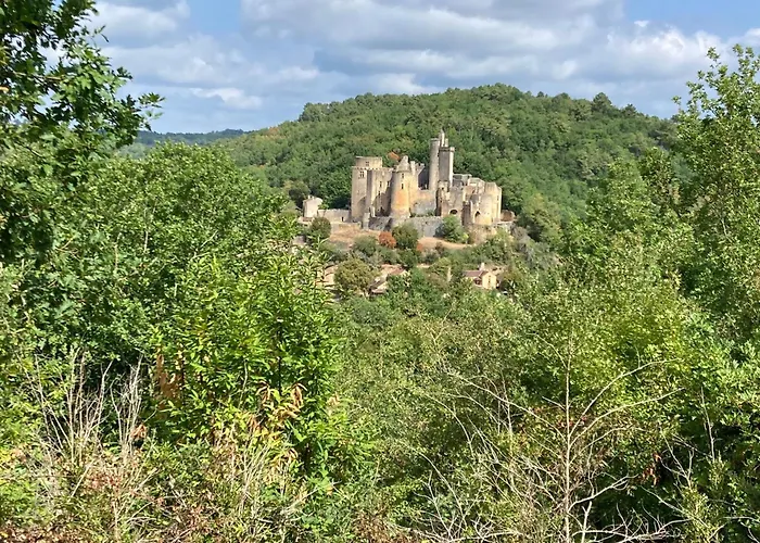 بيت للعطل Beautiful Two Bedroomed *