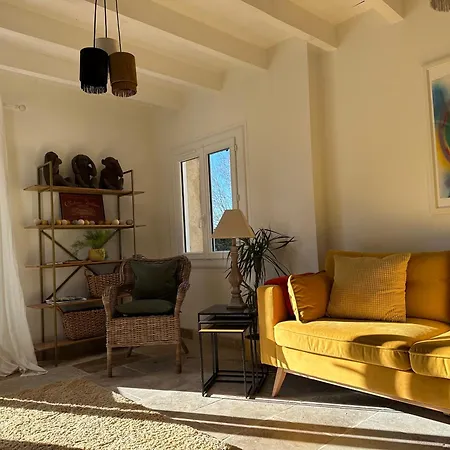 Vakantiehuis Beautiful Two Bedroomed Soturac