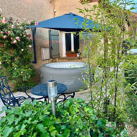 Дом отдыха Beautiful Two Bedroomed Soturac