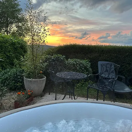 Dom wakacyjny Beautiful Two Bedroomed