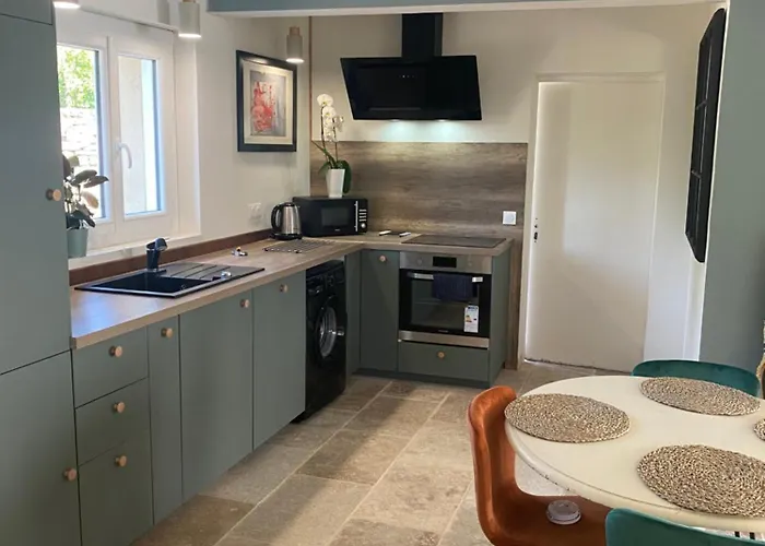 Dom wakacyjny Beautiful Two Bedroomed Soturac